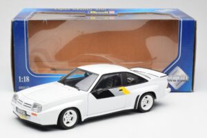 Opel Manta 400 Homologation White Revell 1:18 8819 Diecast - image 8 of 8