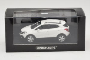 Opel Mokka White Minichamps 1:43 410042100 Diecast - image 4 of 4