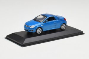 Opel Tigra Twin Top Blue Minichamps 1:43 919084 Diecast - image 2 of 4