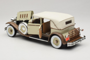 Packard Brewster White Signature Models 1:18 PACKARD001 Diecast - image 5 of 8