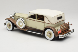Packard Brewster White Signature Models 1:18 PACKARD001 Diecast - image 7 of 8