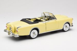 Packard Caribbean Convertible Yellow Road Signature 1:18 92798 Diecast - image 3 of 8