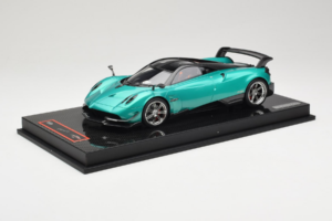 Pagani Huayra BC Green Metallic Yy Model 1:18 REMC020 Resin - image 2 of 7