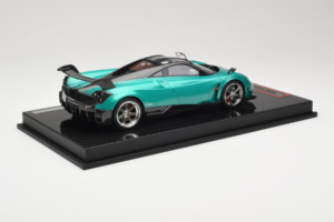 Pagani Huayra BC Green Metallic Yy Model 1:18 REMC020 Resin - image 3 of 7