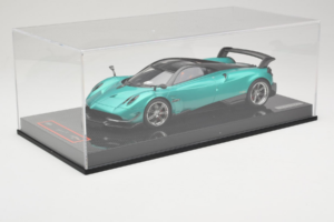 Pagani Huayra BC Green Metallic Yy Model 1:18 REMC020 Resin - image 6 of 7
