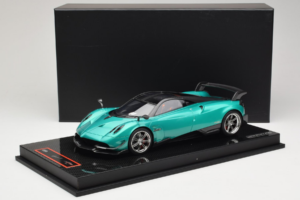 Pagani Huayra BC Green Metallic Yy Model 1:18 REMC020 Resin - image 7 of 7