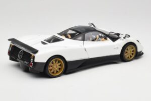 Pagani Zonda F White Mondo Motors 1:18 157655 Diecast - image 3 of 8