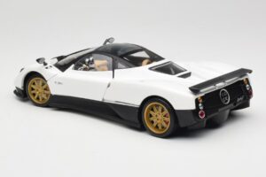 Pagani Zonda F White Mondo Motors 1:18 157655 Diecast - image 7 of 8