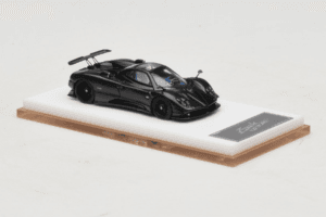 Pagani Zonda Tricolore Exposed Carbon Henson & Heaven 1:64 PZTEC01 Diecast - image 4 of 7