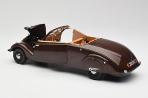 Peugeot 402 Eclipse Chocolate Norev 1:18 184873 Diecast - image 8 of 12