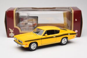 Plymouth Barracuda Yellow Road Legends 1:18 92178 Diecast - image 8 of 8