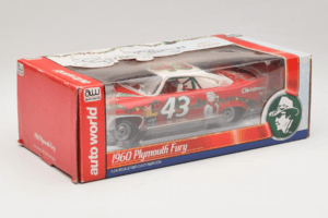 Plymouth Fury #43 R. Petty NASCAR 1960 Auto World 1:24 AW24003/06 Diecast - image 2 of 3