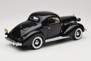 Pontiac Deluxe Black Signature Models 1:18 18106 Diecast - image 3 of 8