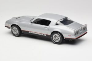 Pontiac Firebird Formula Silver ERTL 1:18 33514 Diecast - image 7 of 8