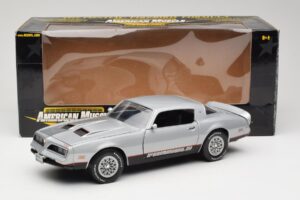 Pontiac Firebird Formula Silver ERTL 1:18 33514 Diecast - image 8 of 8