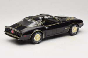 Pontiac Firebird Trans Am SE Smokey and the Bandit Joyride 1:18 33121 Diecast - image 3 of 8