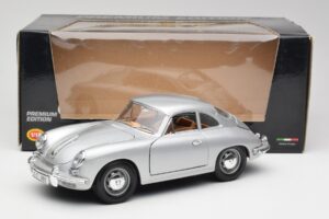 Porsche 356B Silver & Brown Interior Bburago 1:18 3021-M2 Diecast - image 8 of 8