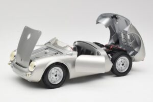 Porsche 550 A Spyder Silver Maisto 1:18 50314 Diecast - image 2 of 8