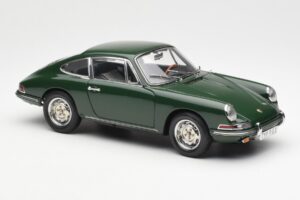 Porsche 901 Green CMC 1:18 M-067B Diecast - image 4 of 6