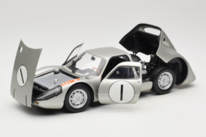 Porsche 904 GTS #1 Japan Grand Prix 1964 Minichamps 1:18 183646701 Diecast - image 2 of 8