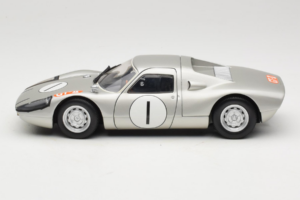 Porsche 904 GTS #1 Japan Grand Prix 1964 Minichamps 1:18 183646701 Diecast - image 4 of 8