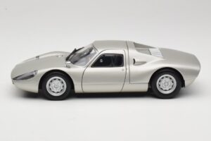 Porsche 904 GTS Silver Minichamps 1:18 180067722 Diecast - image 4 of 8