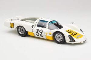 Porsche 906LH #32 Porsche System Engineering G. Schutz / P. De Klerk 24 Hours of Le Mans 1966 Minichamps 1:18 100666132 Dieca - image 6 of 8