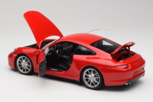 Porsche 911 991 Carrera S Guards Red Minichamps 1:18 100061020 Diecast - image 5 of 8