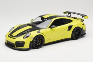 Porsche 911 GT2 RS 991.2 Weissach Package Green Black Wheels Minichamps 1:18 155068300-1 Diecast