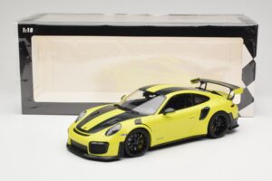 Porsche 911 GT2 RS 991.2 Weissach Package Green Black Wheels Minichamps 1:18 155068300-1 Diecast - image 6 of 6