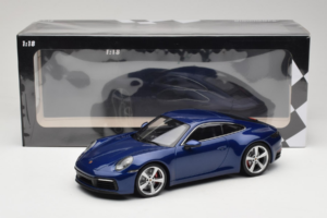 Porsche 911 992 Carrera 4S Blue Metallic Minichamps 1:18 153067327 Diecast - image 6 of 6