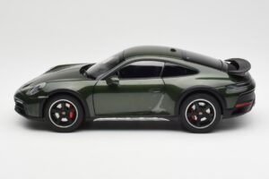 Porsche 911 992 Dakar Oak Green Metallic Norev 1:18 187241 Diecast - image 5 of 9