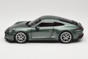 Porsche 911 992 S/T Malachite Green Metallic Norev 1:18 187472 Diecast - image 5 of 8