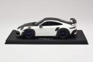 Porsche 911 992 TechArt GTstreet R White With Blue Wheels TechArt 1:18 REMC014 Resin