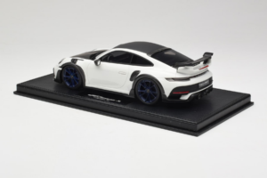 Porsche 911 992 TechArt GTstreet R White With Blue Wheels TechArt 1:18 REMC014 Resin - image 5 of 6