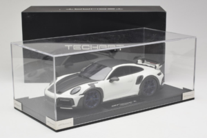 Porsche 911 992 TechArt GTstreet R White With Blue Wheels TechArt 1:18 REMC014 Resin - image 6 of 6