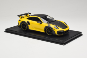 Porsche 911 992 TechArt GTstreet R Yellow With Black Wheels TechArt 1:18 REMC011 Resin - image 4 of 6
