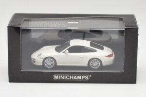 Porsche 911 997 Carrera 4S Carrara White Minichamps 1:43 403066431 Diecast - image 4 of 4
