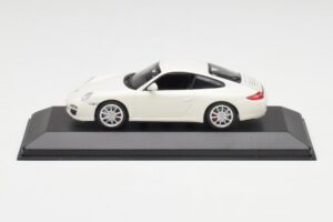 Porsche 911 997 Carrera 4S Carrara White Minichamps 1:43 403066431 Diecast