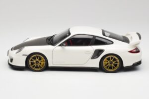 Porsche 911 997 GT2 RS White & Gold Wheels Minichamps 1:18 100069406 Diecast - image 4 of 8