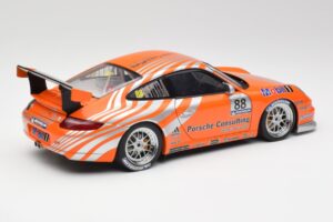 Porsche 911 997 GT3 R #88 Porsche Consulting 2005 AUTOart 1:18 77821 Diecast - image 3 of 8