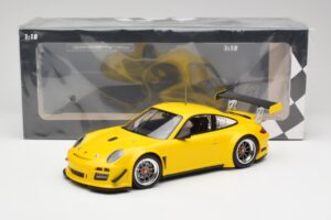 Porsche 911 997 GT3 R Street Racing Yellow Minichamps 1:18 151108902 Diecast - image 6 of 6