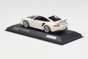 Porsche 911 997.2 GT2 RS White with Silver Wheels Minichamps 1:43 400069405 Diecast - image 3 of 4