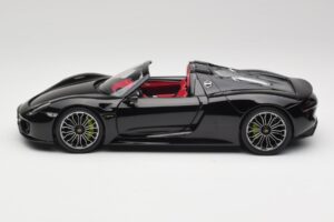 Porsche 918 Spyder Basalt Black Metallic Minichamps 1:18 110062431 Diecast - image 4 of 8