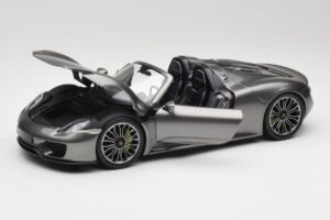 Porsche 918 Spyder Liquid Metal Silver Minichamps 1:18 110062430 Diecast - image 2 of 8