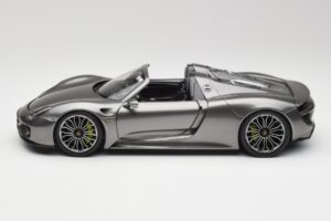 Porsche 918 Spyder Liquid Metal Silver Minichamps 1:18 110062430 Diecast - image 4 of 8