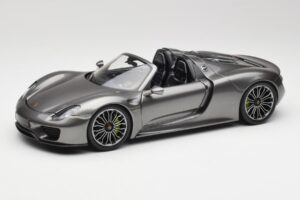 Porsche 918 Spyder Liquid Metal Silver Minichamps 1:18 110062430 Diecast