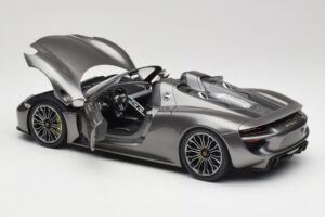 Porsche 918 Spyder Liquid Metal Silver Minichamps 1:18 110062430 Diecast - image 5 of 8