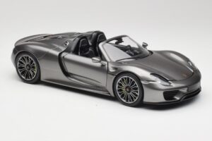 Porsche 918 Spyder Liquid Metal Silver Minichamps 1:18 110062430 Diecast - image 6 of 8
