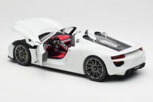Porsche 918 Spyder White Minichamps 1:18 110062436 Diecast - image 5 of 8